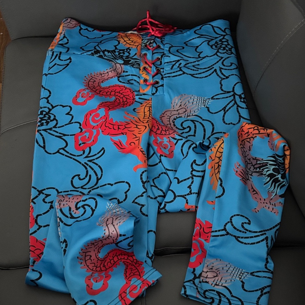 Vibrant Dragon Print Leggings